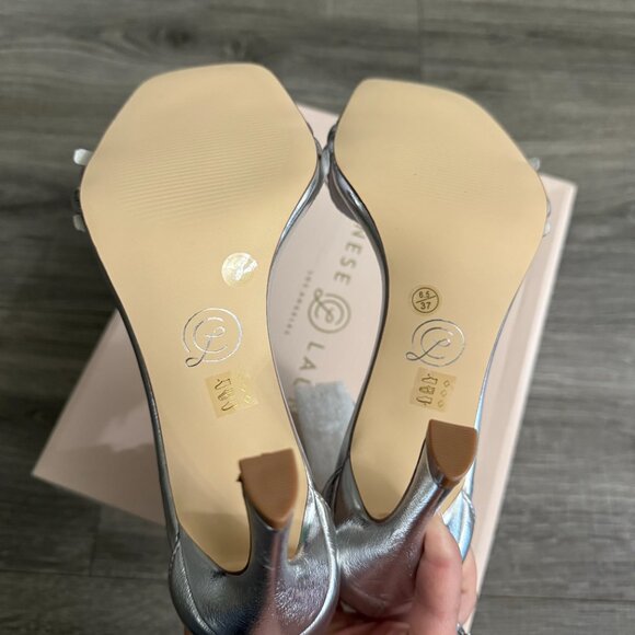 NIB CHINESE LAUNDRY Jasmine Silver Metallic Ankle Strap Heels Sandals Size 6.5 - Picture 5 of 6